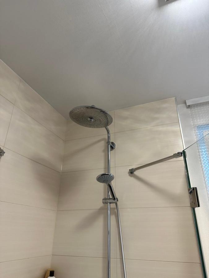 Ferienwohnung Traumhafte Haushaelfte Mit Kamin, Garten & Whirlpool Berlin Exterior foto